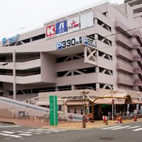 甲南山手本店隣の立体駐車場です。